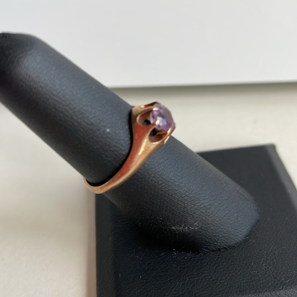 Antique Gold and Amethyst Ring - Picture 4 of 7